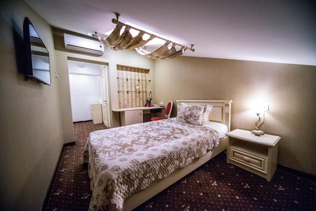 Vintage Hotel โอเดสซา ภายนอก รูปภาพ