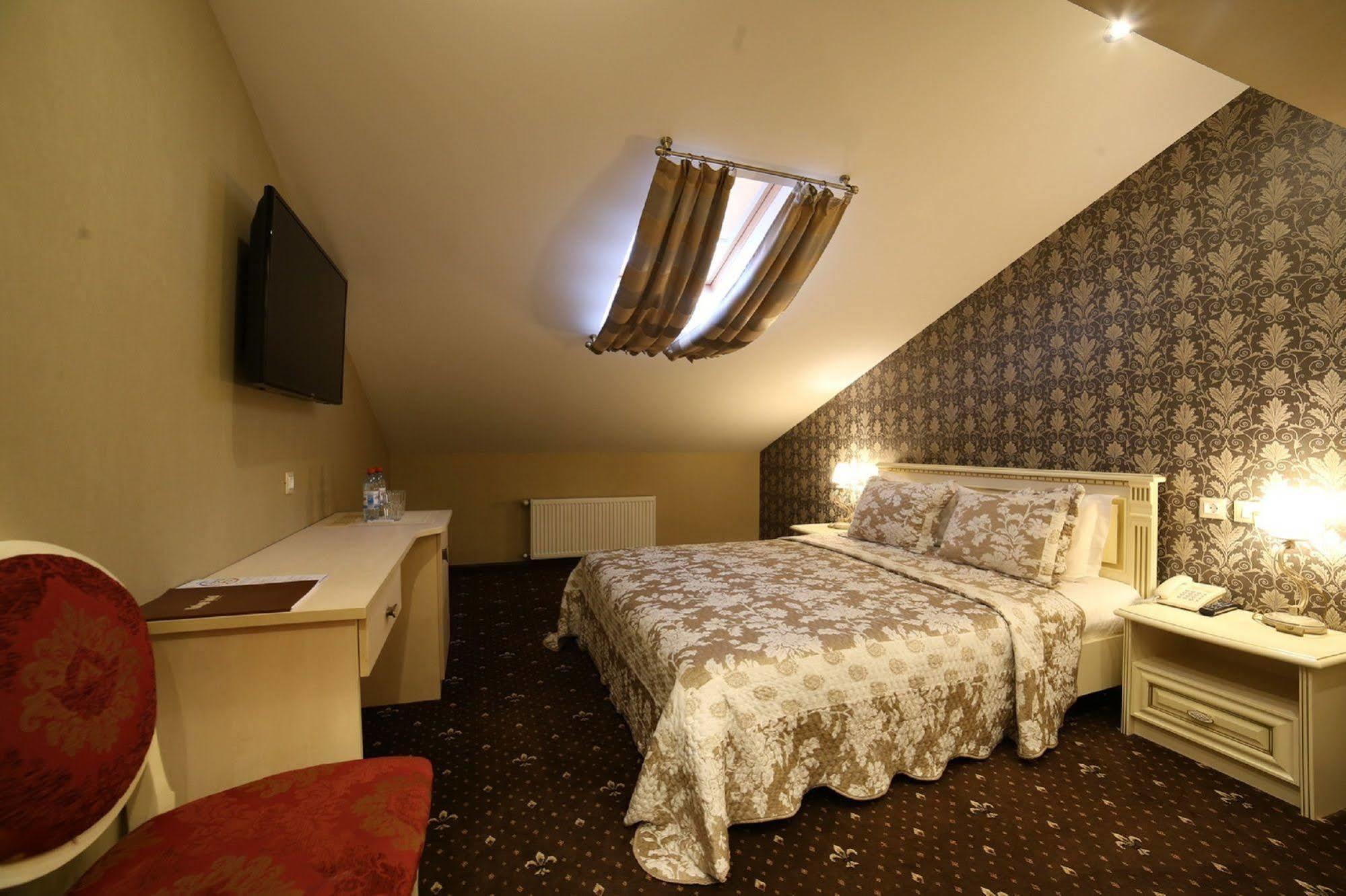 Vintage Hotel โอเดสซา ภายนอก รูปภาพ